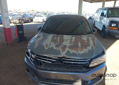 2017 Volkswagen Passat 1.8T S из США, поврежденный, VIN 1VWAT7A31HC053536